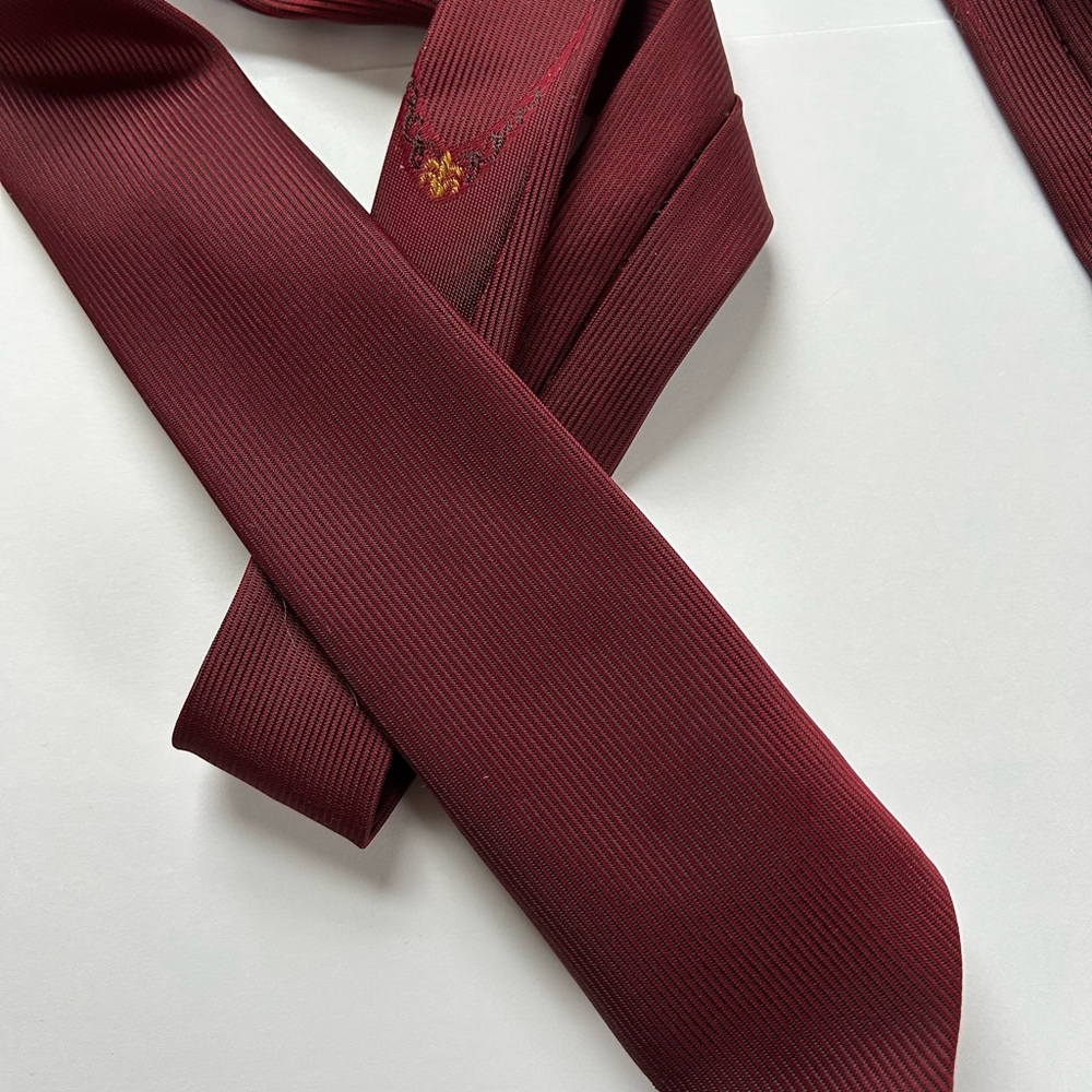 Elegant Burgundy Tie